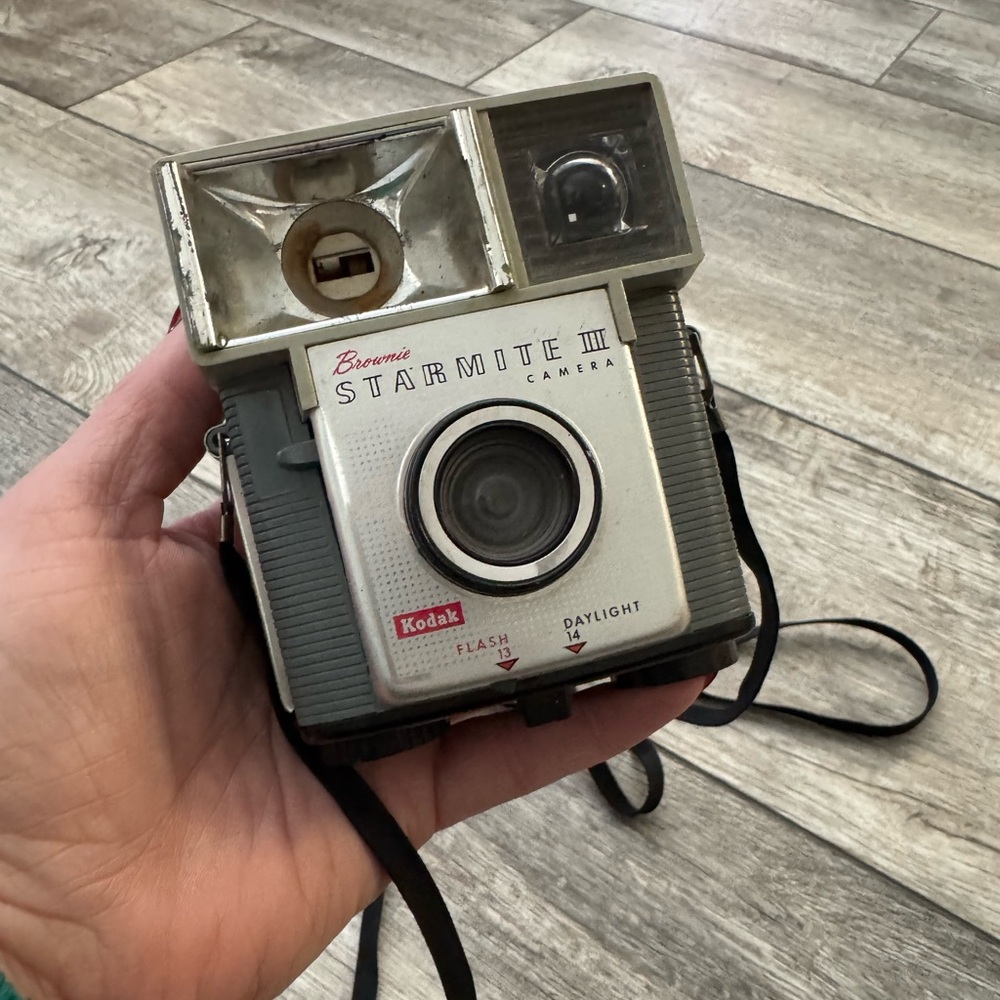 Vintage Kodak Brownie Starmite Camera